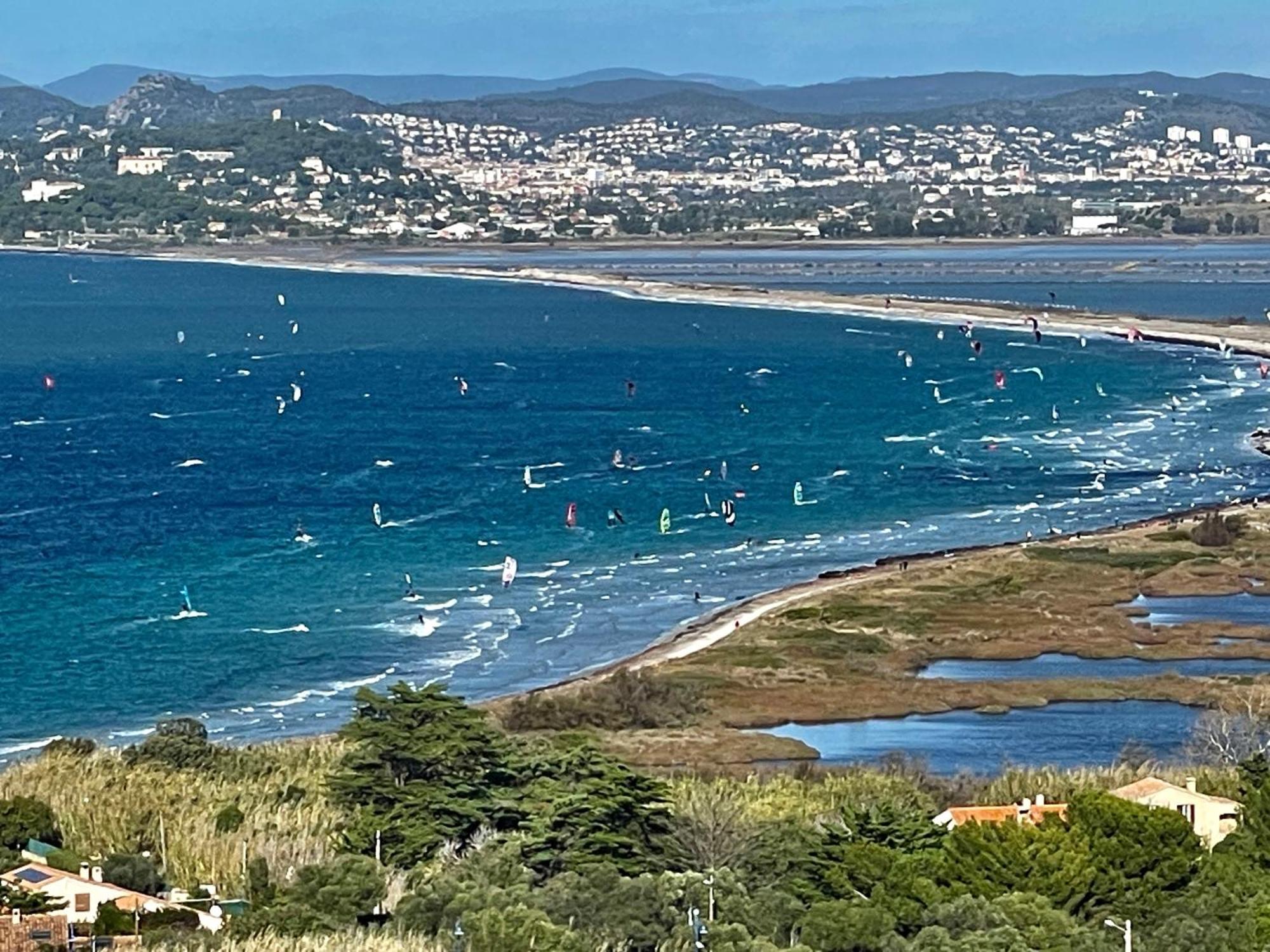 Apartamento Le Club Des Cigales Hyères Exterior foto