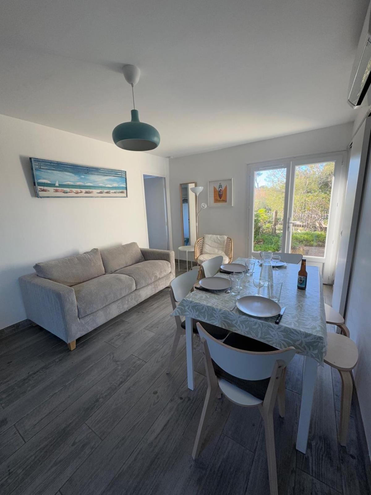 Apartamento Le Club Des Cigales Hyères Exterior foto